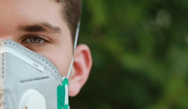 狗狗拉黑色稀糊状大便：原因解析与应对指南